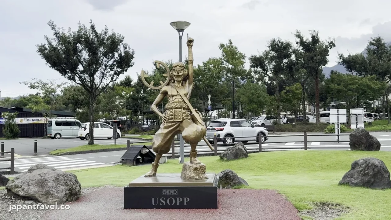JR阿蘇站前的騙人布（USOPP）銅像