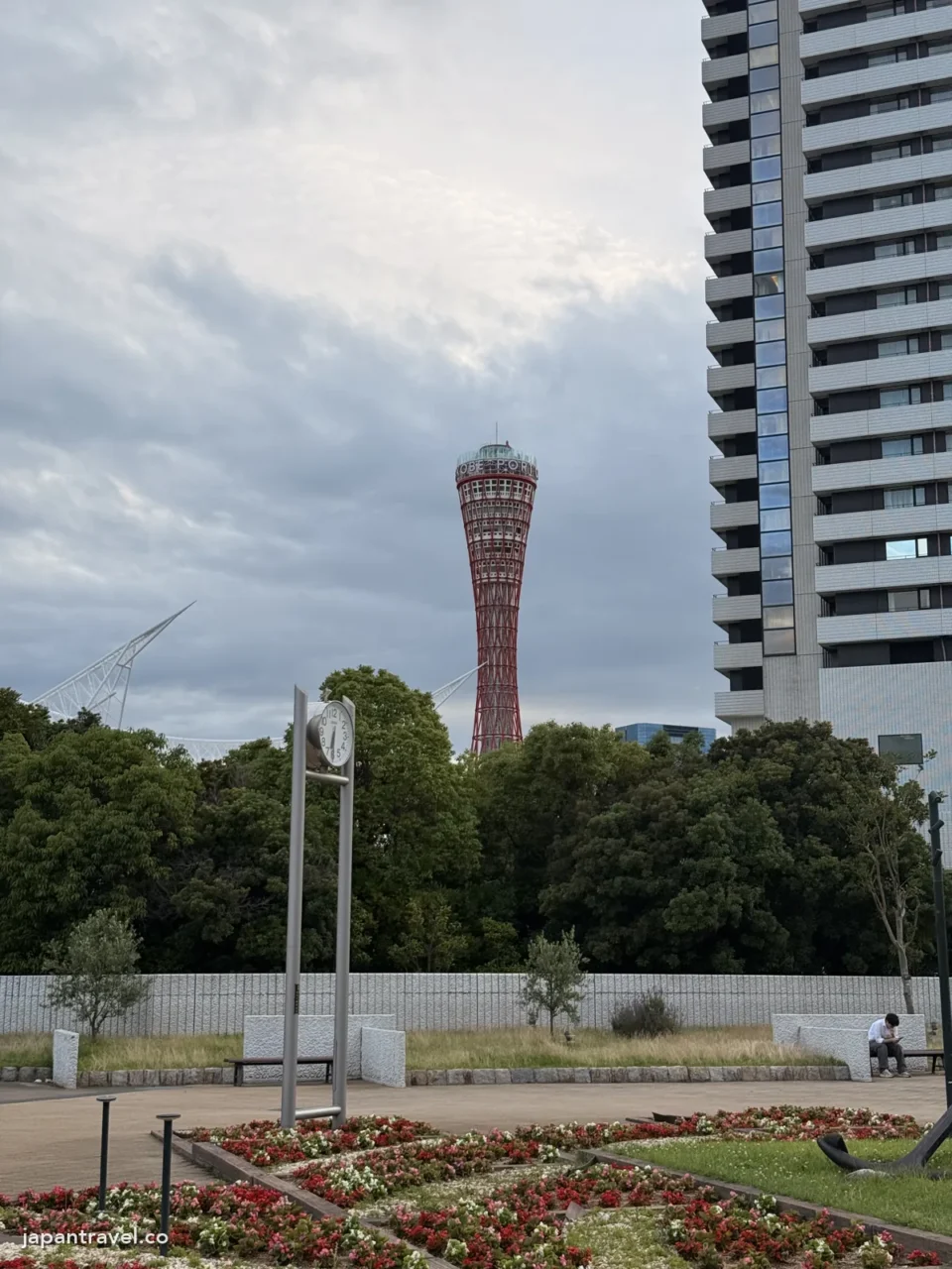 美利堅公園花圃後的神戶港塔