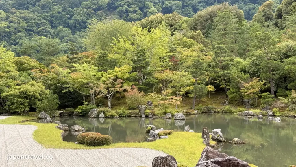 天龍寺曹源池庭園與六月綠意